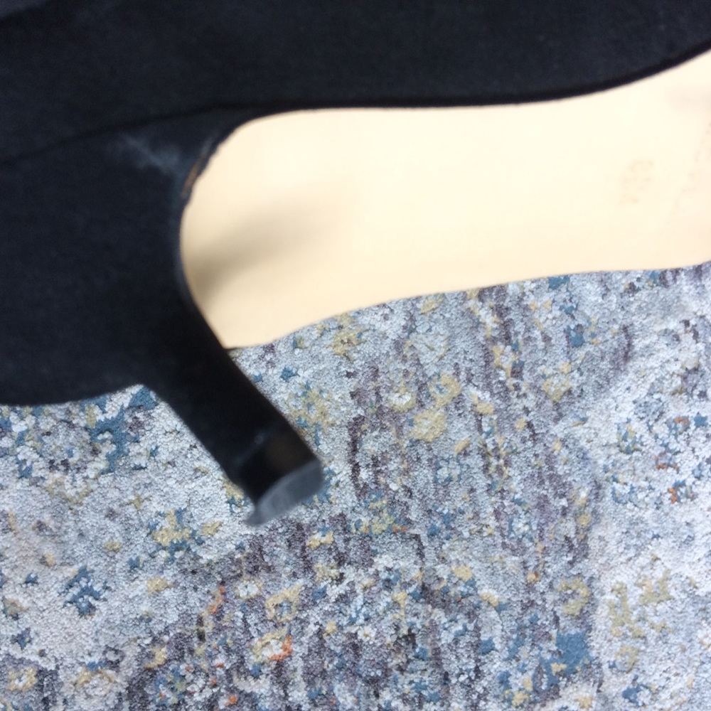 Marc Fisher suede kitten heels - Picture 9 of 9